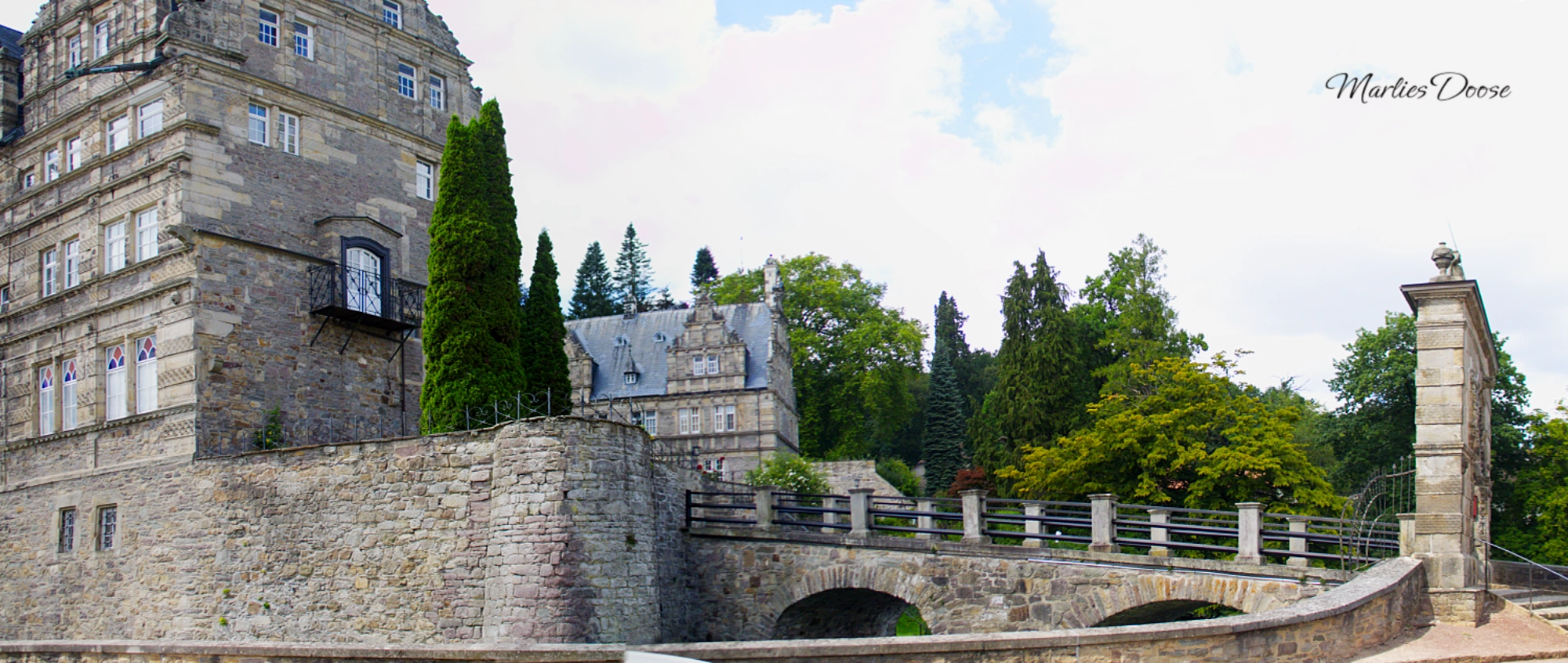 burg01panorama small